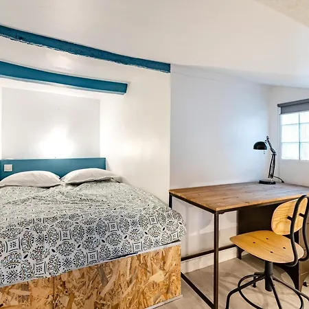Roche : 3 Chambres,6 Personnes, Bien Equipe, Deco+ Apartment