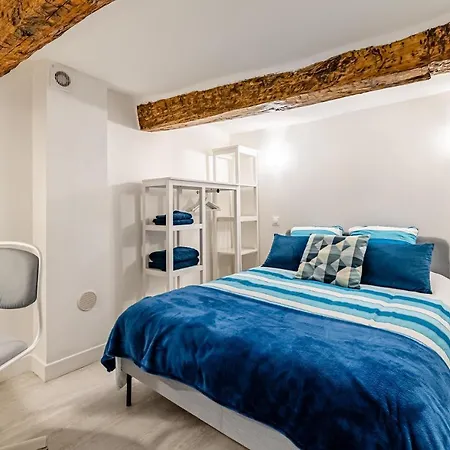 Roche : 3 Chambres,6 Personnes, Bien Equipe, Deco+ Apartment Toulon