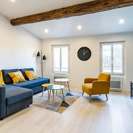 Roche : 3 Chambres,6 Personnes, Bien Equipe, Deco+ Toulon