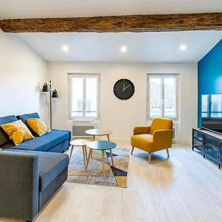 Roche : 3 Chambres,6 Personnes, Bien Equipe, Deco+ Toulon